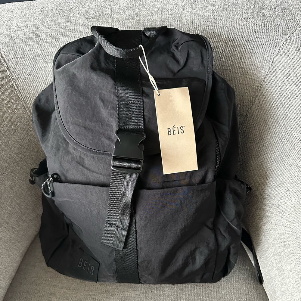 Sport Backpack in Black - BEIS